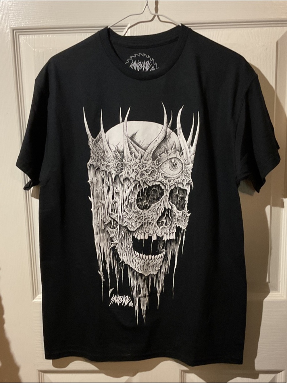 NWOT SAWBLADE666  Black Skull Crown Graphic Short Sleeve Tee